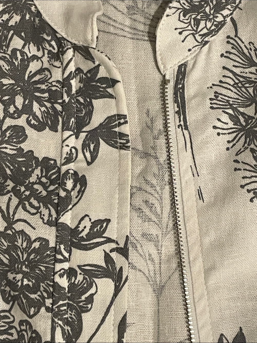 Picadilly Sleeveless Vest with matching White & Gray Printed Wide-Leg pants. - Picture 11 of 14